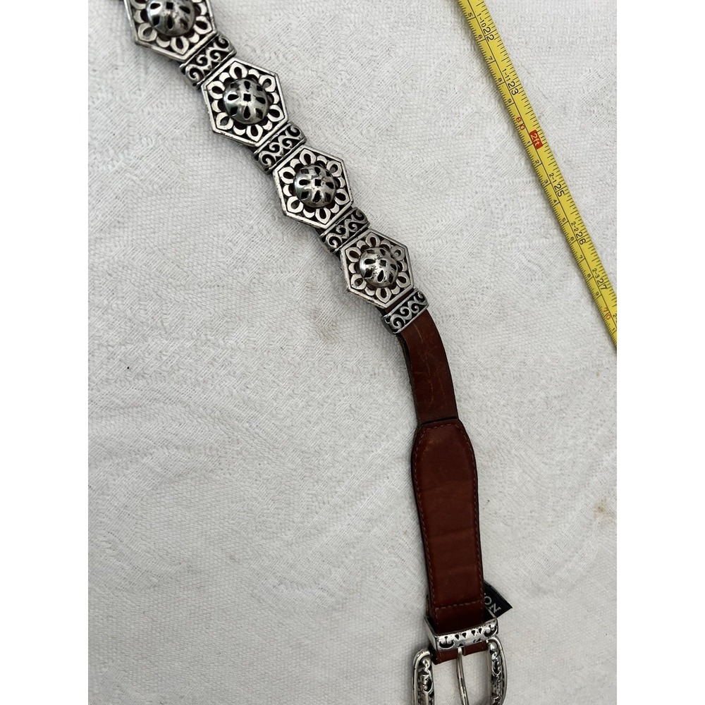 VINTAGE 1995 Brighton Women's Medium 31.5" 34.5" Concho Leather Belt Silver Tone - Picture 11 of 16